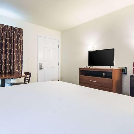 Rodeway Inn Уедърфорд Екстериор снимка