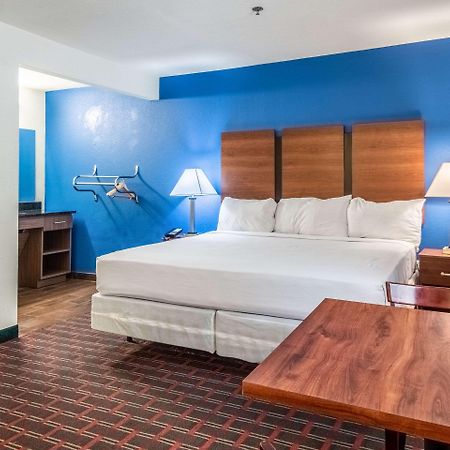 Rodeway Inn Уедърфорд Екстериор снимка