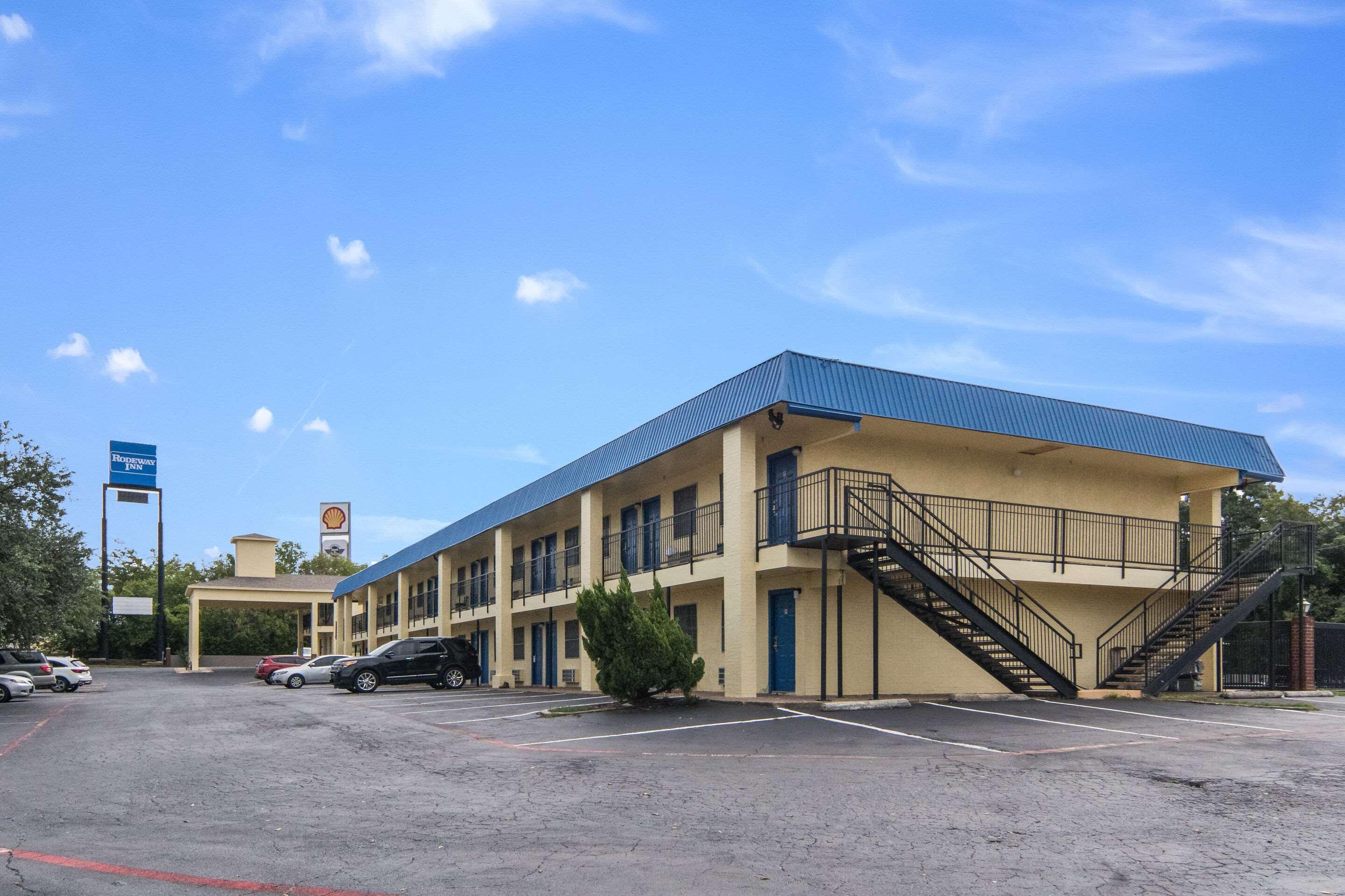 Rodeway Inn Уедърфорд Екстериор снимка