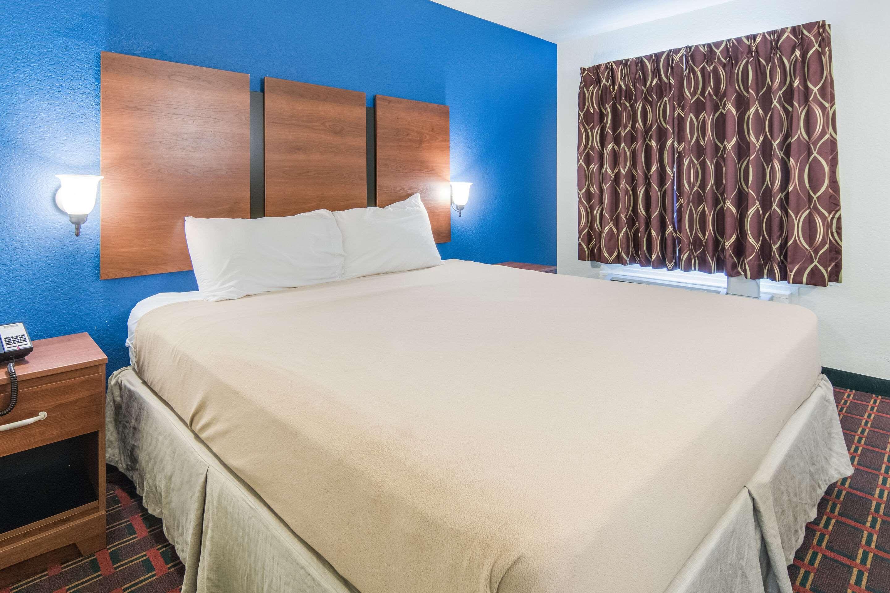 Rodeway Inn Уедърфорд Екстериор снимка