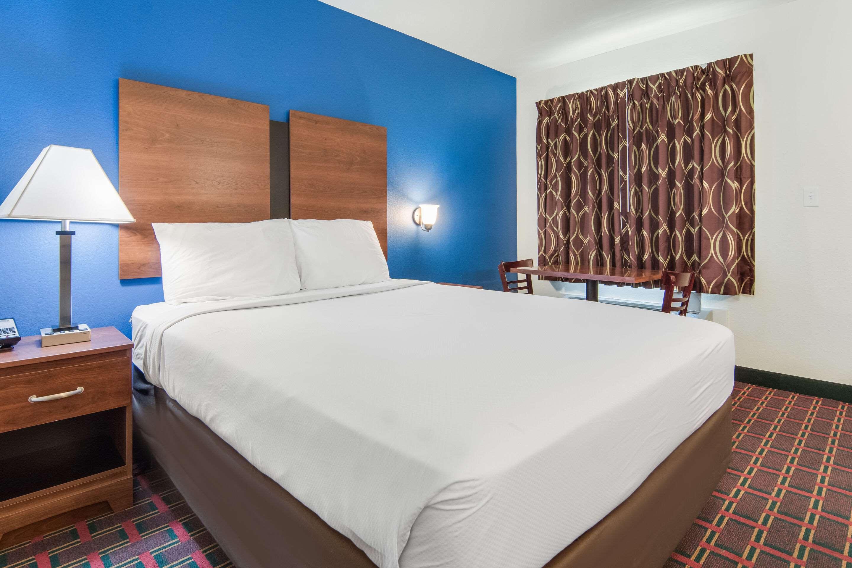 Rodeway Inn Уедърфорд Екстериор снимка