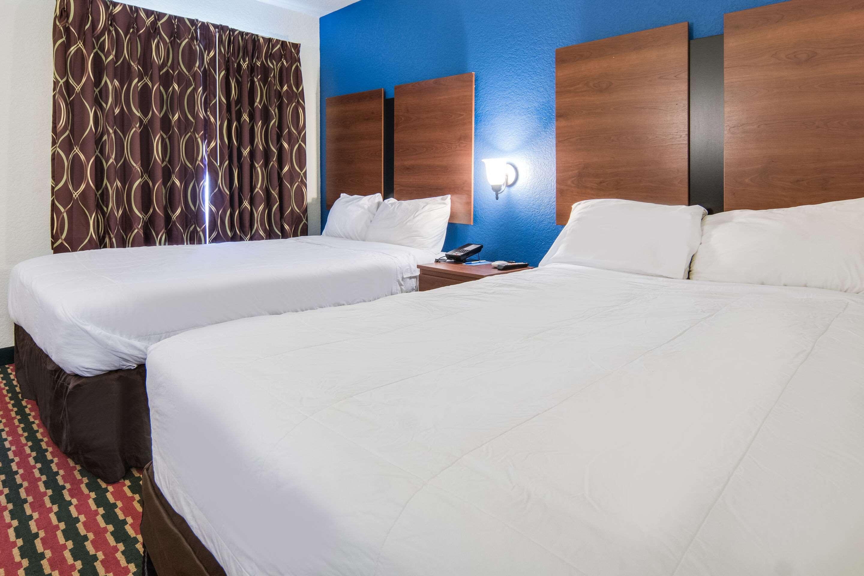 Rodeway Inn Уедърфорд Екстериор снимка