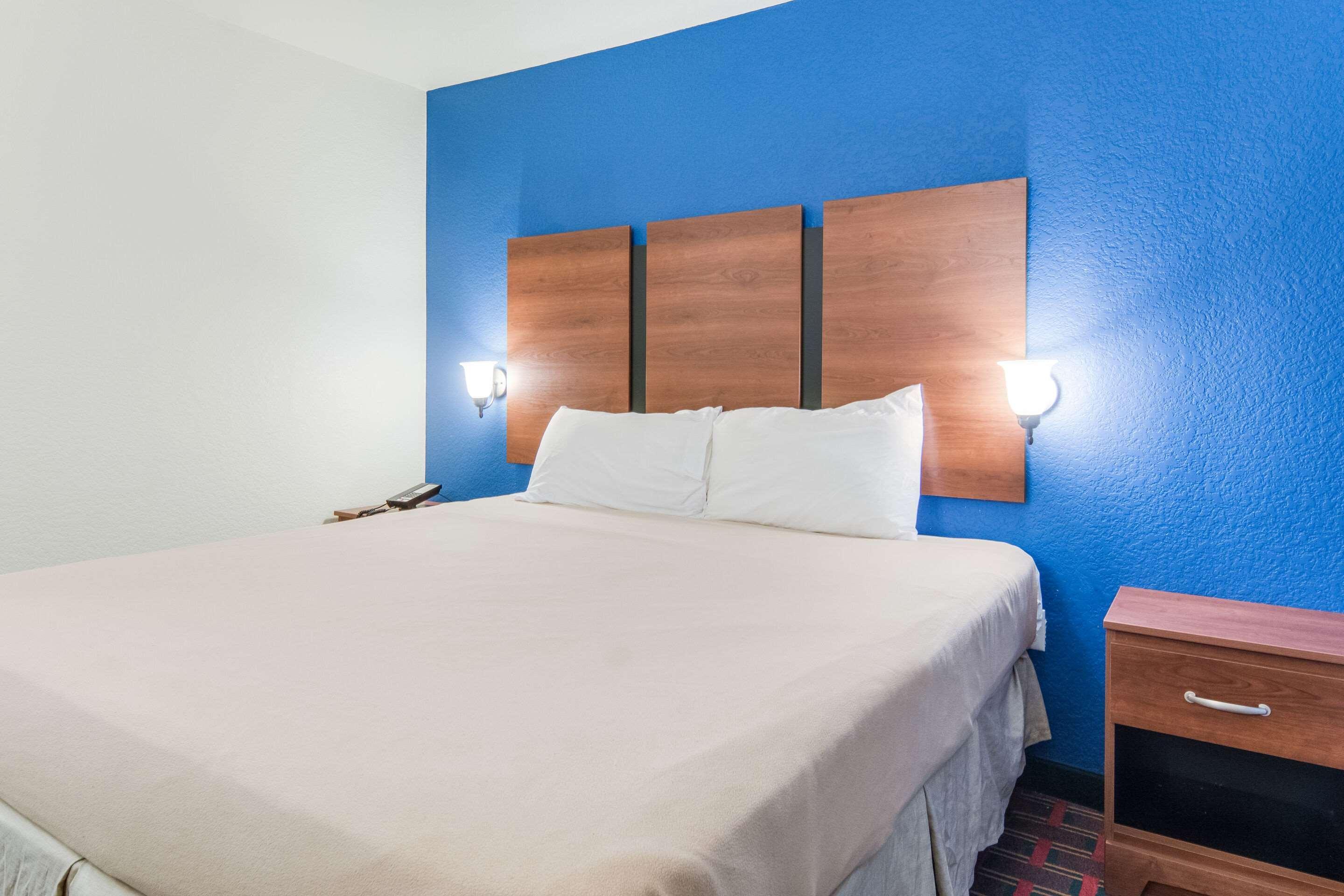 Rodeway Inn Уедърфорд Екстериор снимка