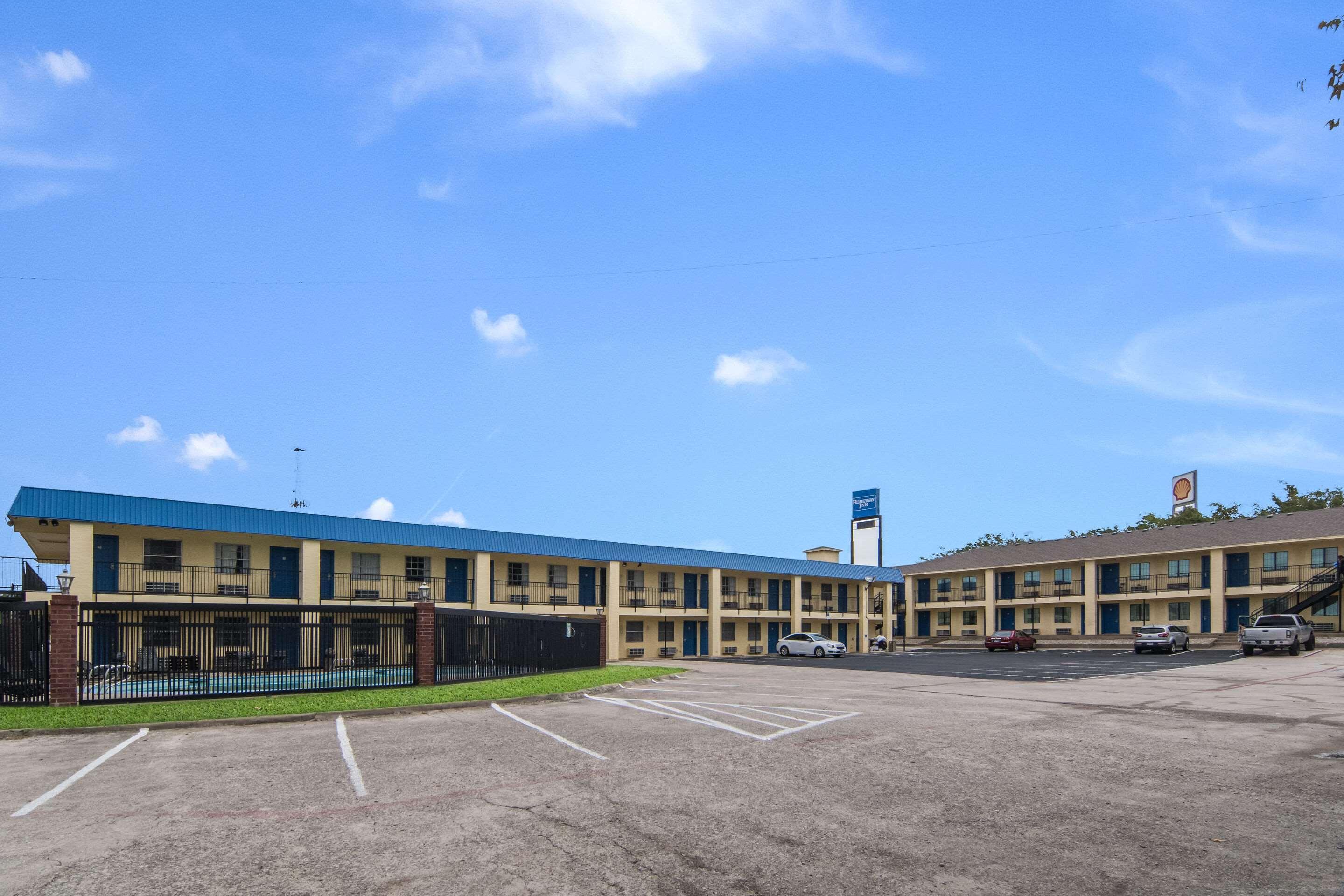 Rodeway Inn Уедърфорд Екстериор снимка