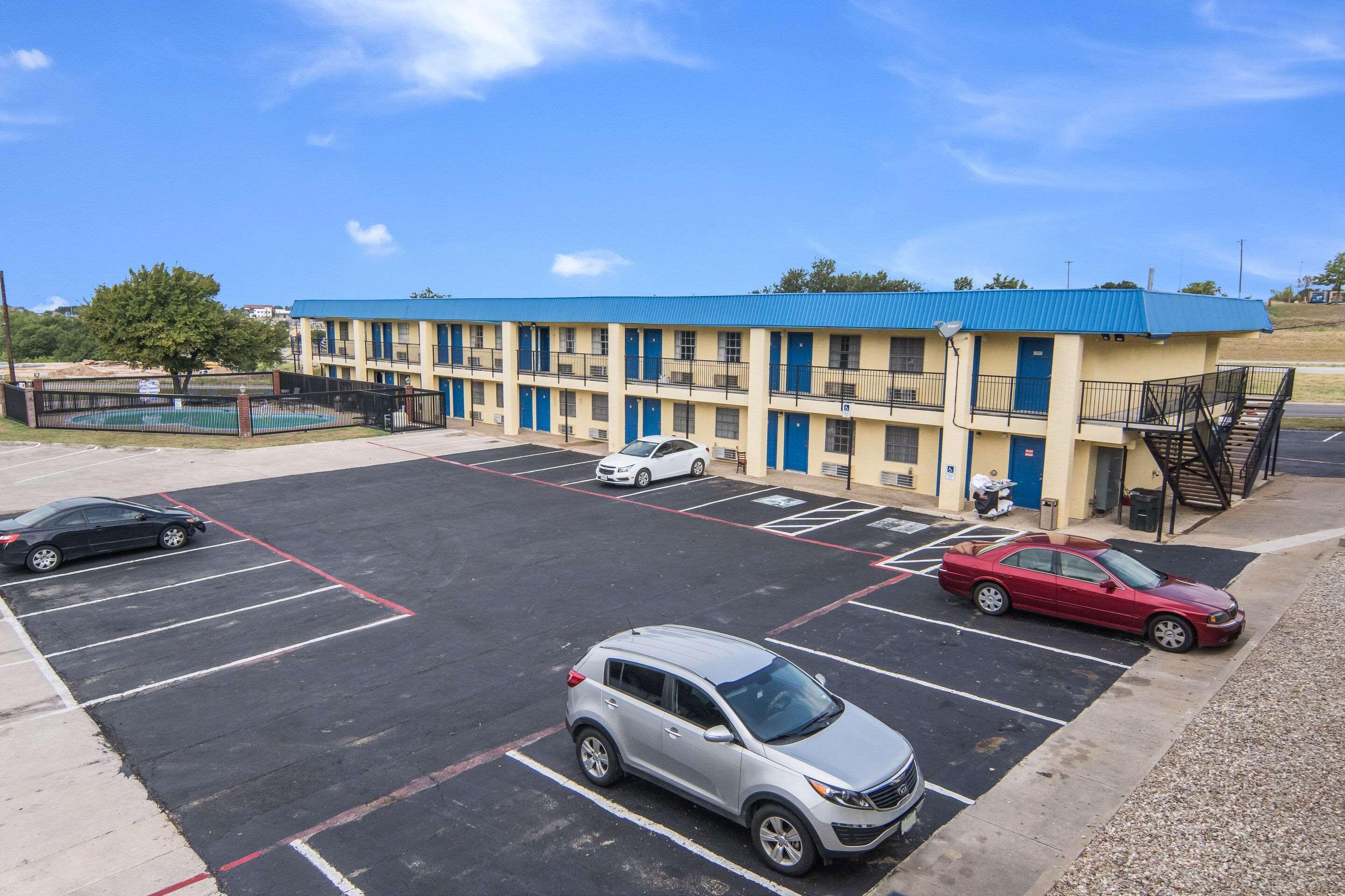 Rodeway Inn Уедърфорд Екстериор снимка