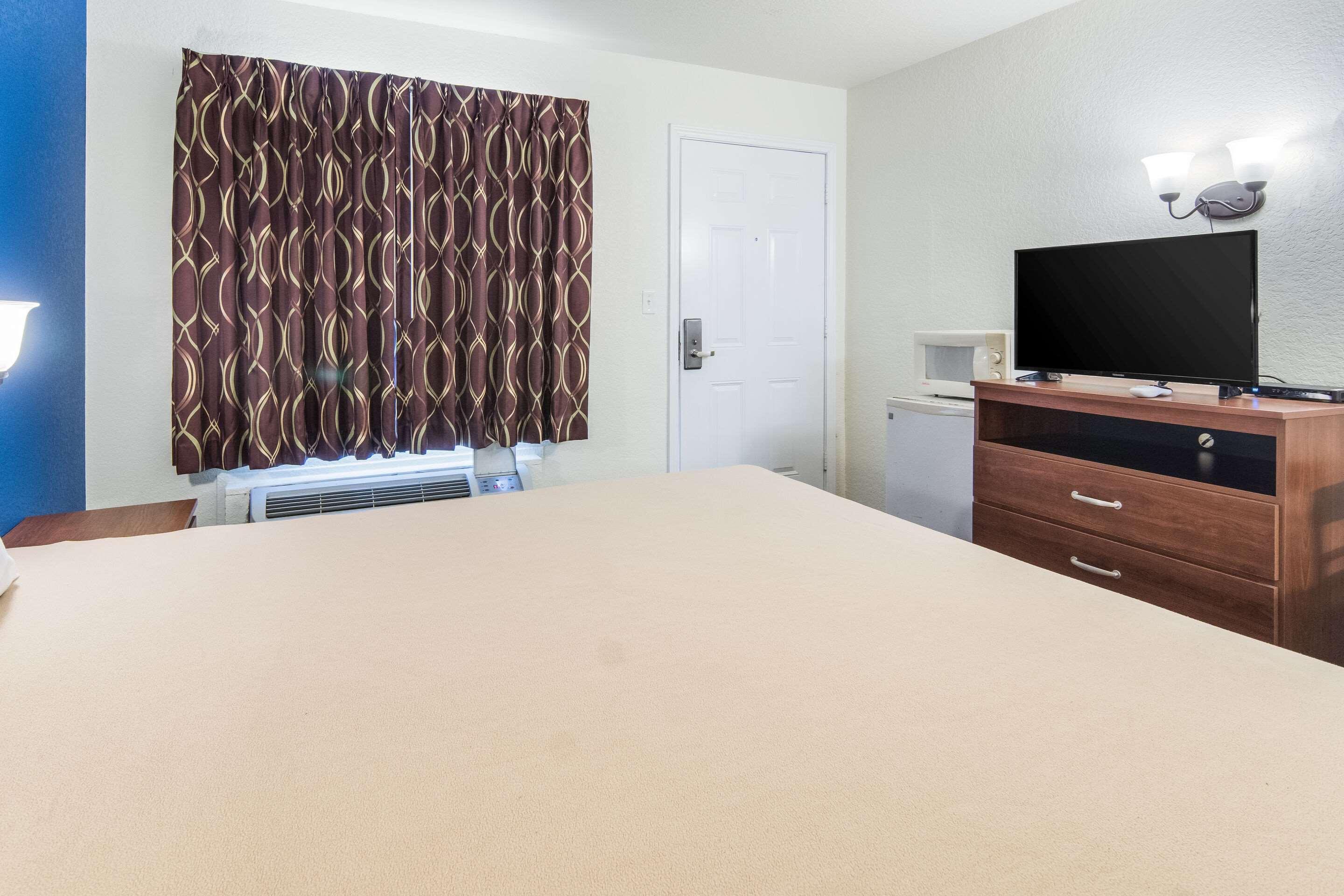 Rodeway Inn Уедърфорд Екстериор снимка