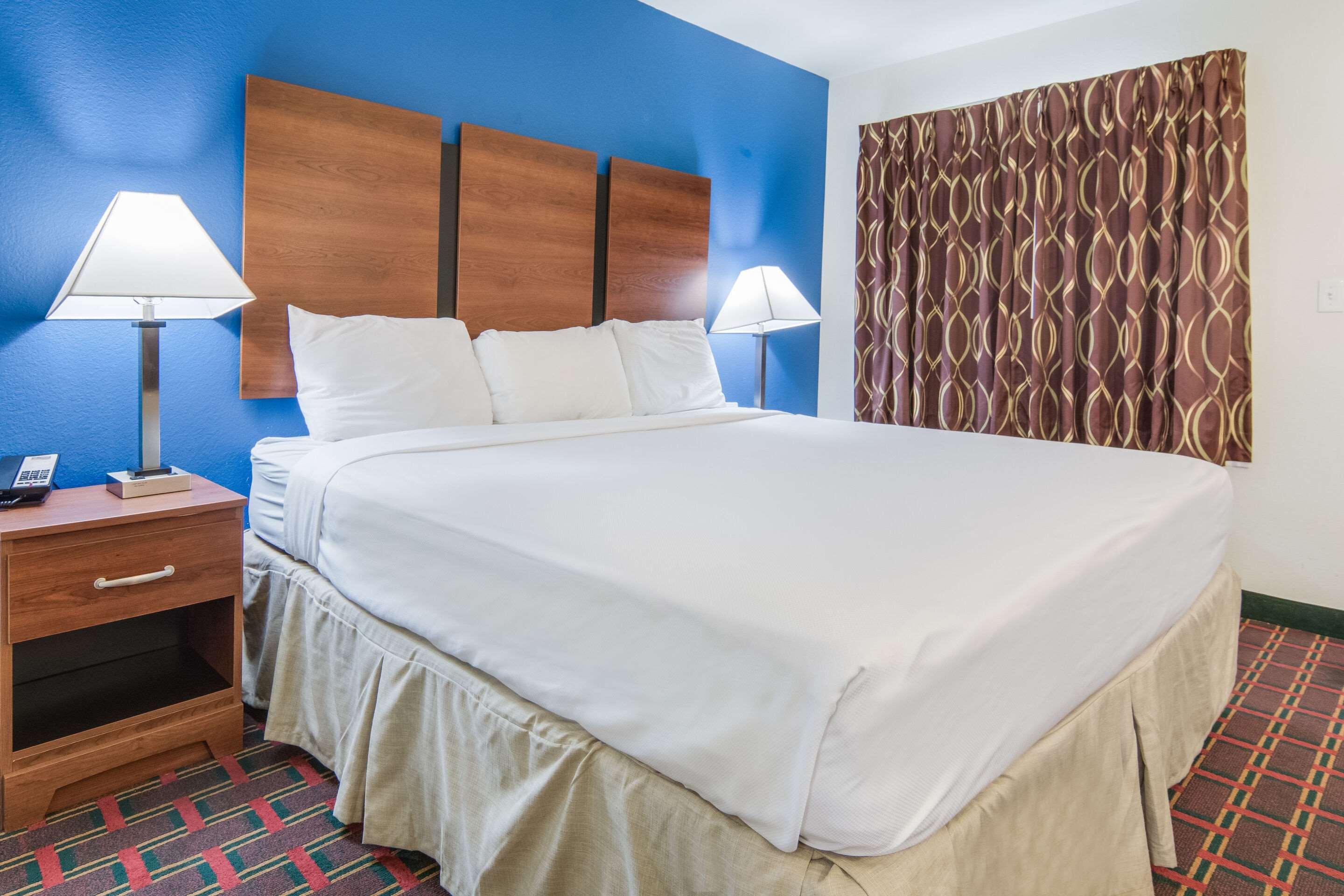 Rodeway Inn Уедърфорд Екстериор снимка